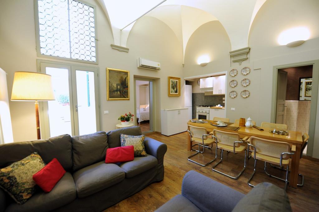 Acacia Firenze Apartments Artemisia-Angelica ภายนอก รูปภาพ