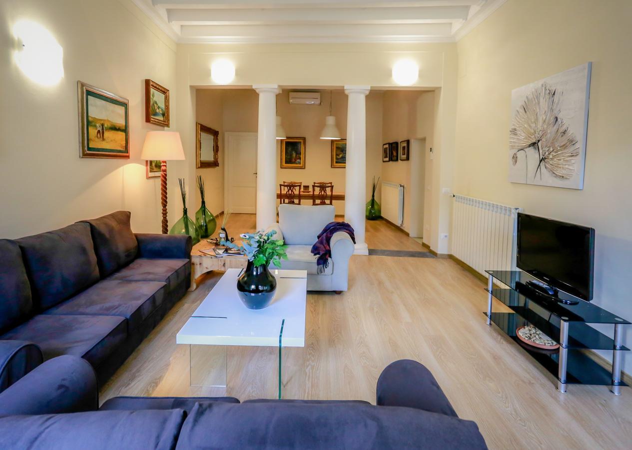 Acacia Firenze Apartments Artemisia-Angelica ภายนอก รูปภาพ